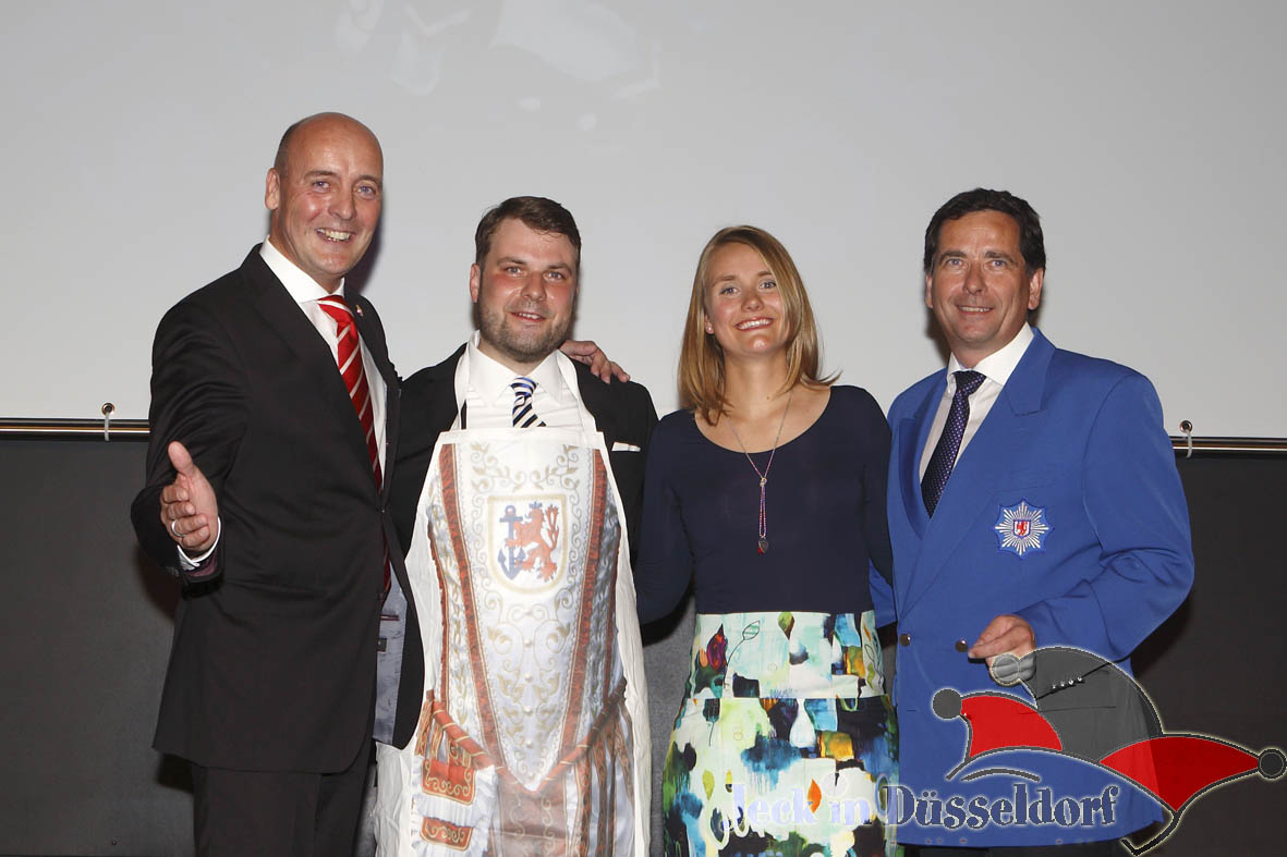 Prinzenpaar mit Gardepräsidenten