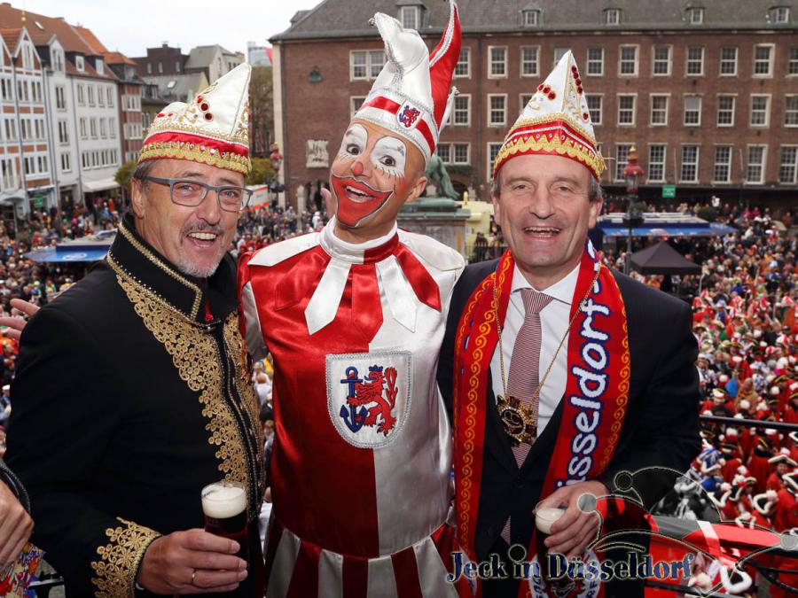 Hoppeditzerwachen 2015 Teil 1: Rathaus